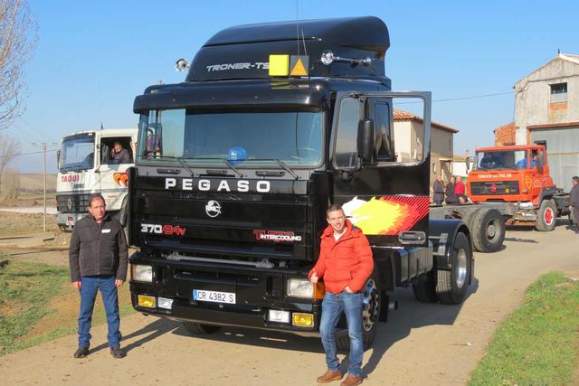 Alejandro Blanco, de León aportó a la reunión este Pegaso Troner 370 TS.